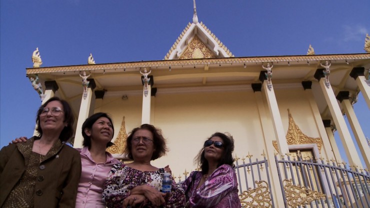 Women-at-Temple-1540x866